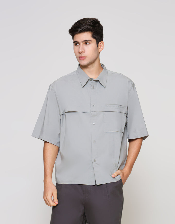 ZES Fashion With Pocket Detail Kemeja Lengan Pendek Pria KMD213