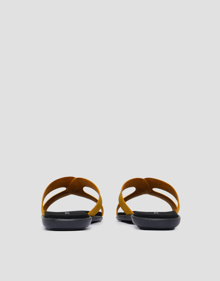 Connexion Sandal Slipper Wanita