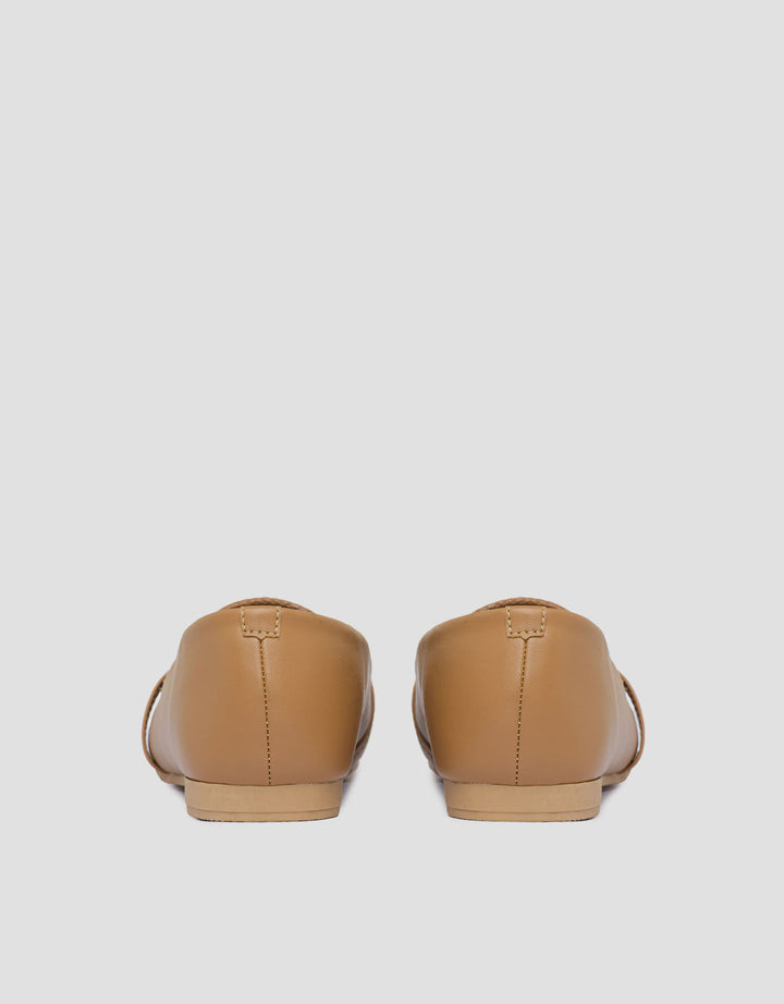Connexion Sepatu Flat Wanita
