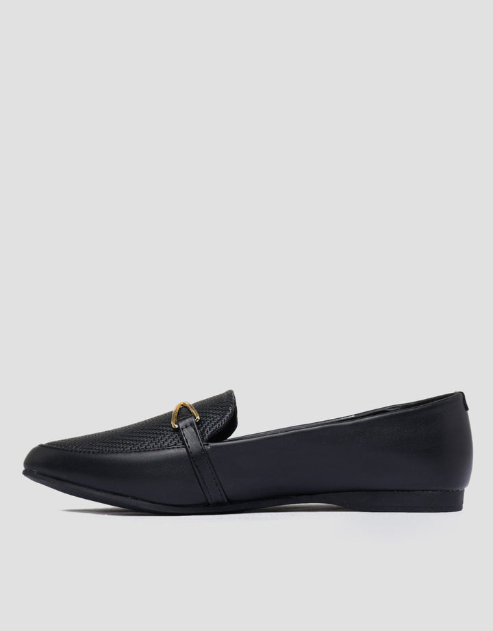 Connexion Sepatu Flat Wanita