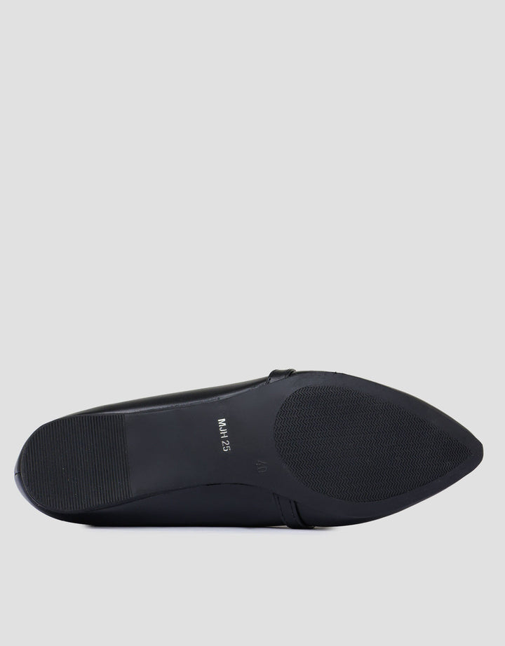 Connexion Sepatu Flat Wanita