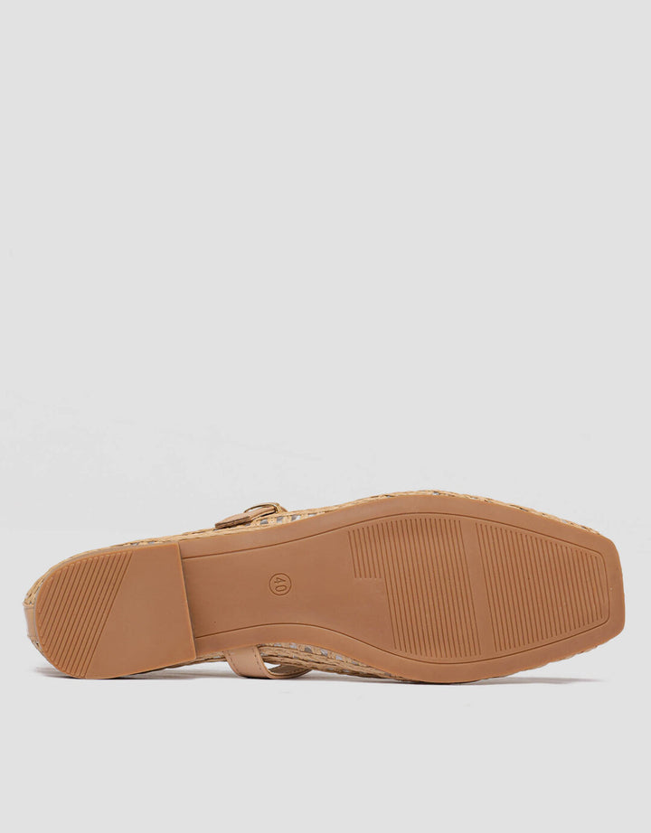Connexion Women's Flat Shoes Dzh15