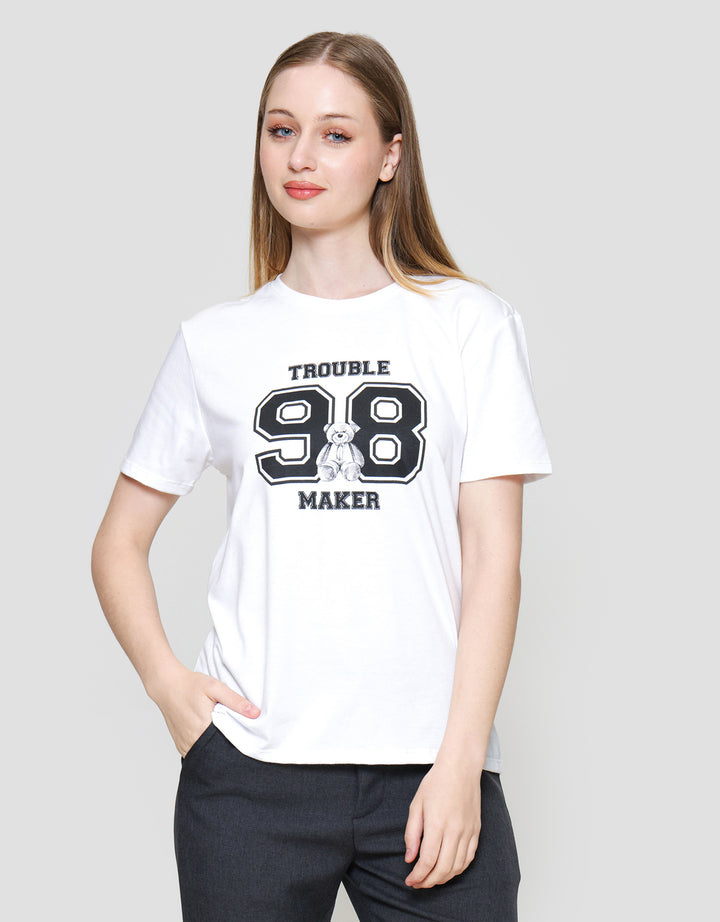 Nevada Solid Reguler Cvc Bear Trouble Maker Kaos Wanita