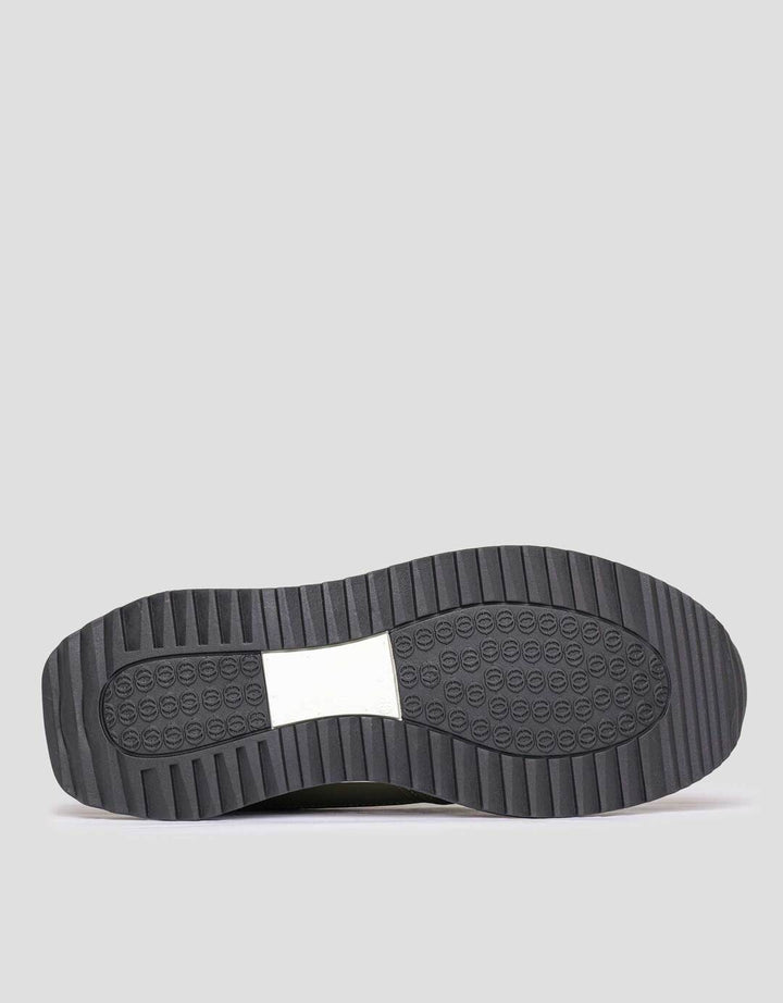 Nevada Elegan Sepatu Sneakers Pria