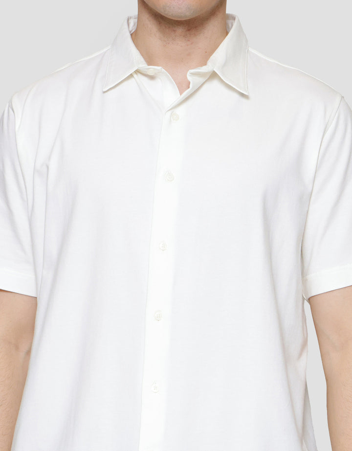 Cole Knitt Solid Ascot Kemeja Lengan Pendek Pria