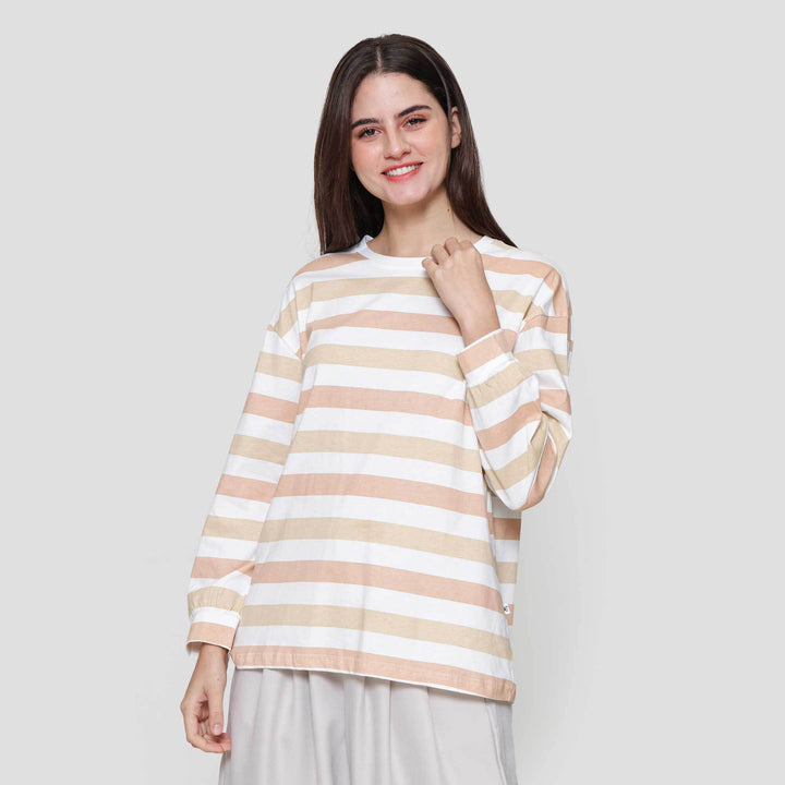 Expand Elara Kaos Wanita