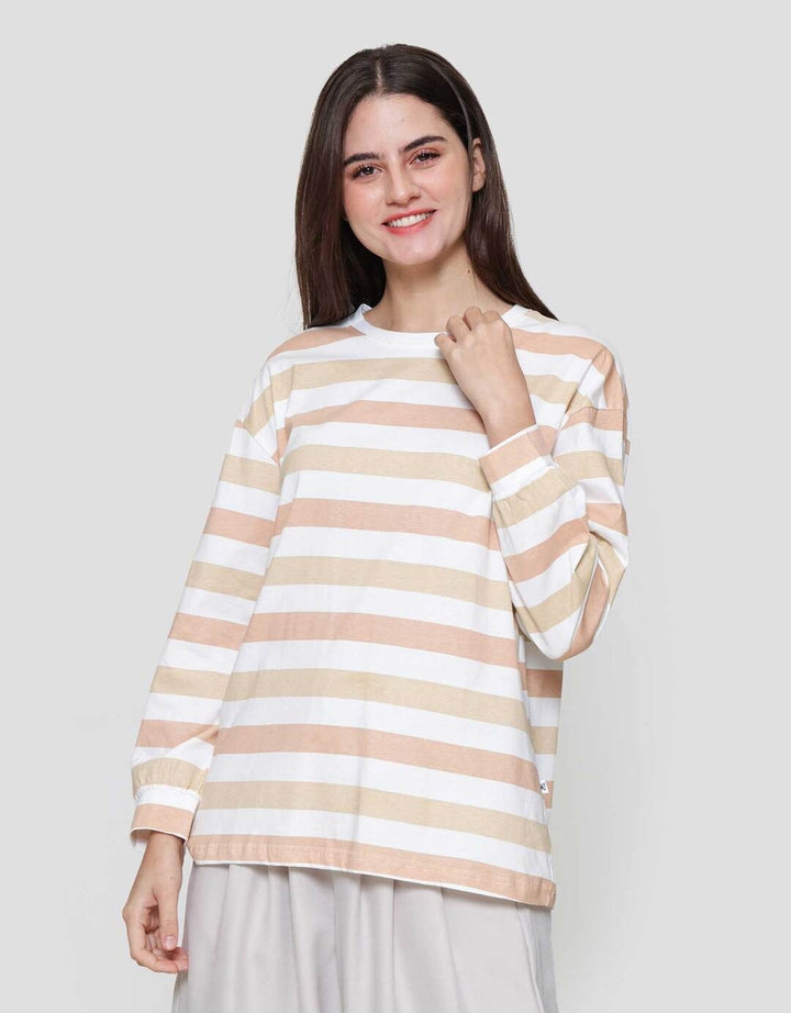 Expand Elara Kaos Wanita