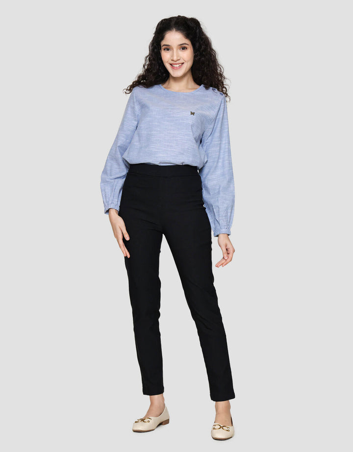 Expand Itera Celana Denim Wanita