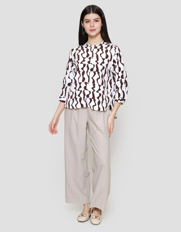 St. Yves Flowy Geometric Printed Blouse Wanita