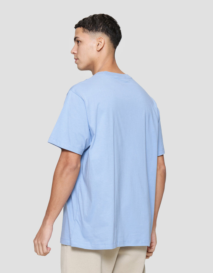 Aos Universal Theme The Boy Next Doors Minion Hated It Kaos Pria