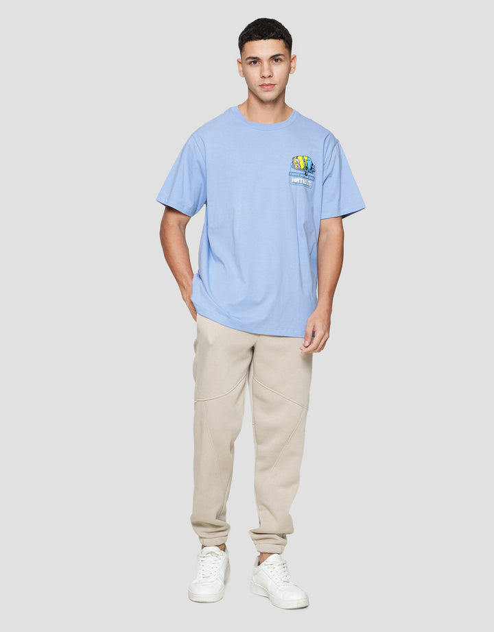 Aos Universal Theme The Boy Next Doors Minion Hated It Kaos Pria