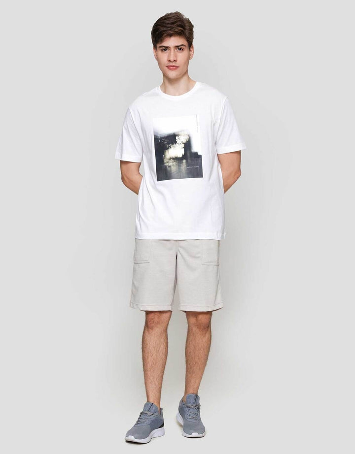 Cole Graphic Dtf Bluring Kaos Lengan Pendek Pria