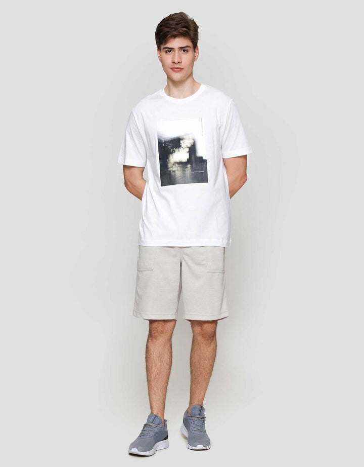 Cole Graphic Dtf Bluring Kaos Lengan Pendek Pria