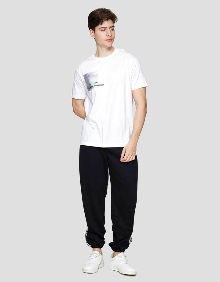 Cole Graphic Back Print Architecture Kaos Lengan Pendek Pria