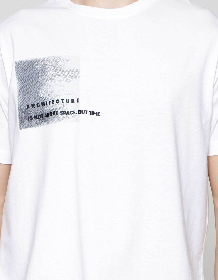 Cole Graphic Back Print Architecture Kaos Lengan Pendek Pria