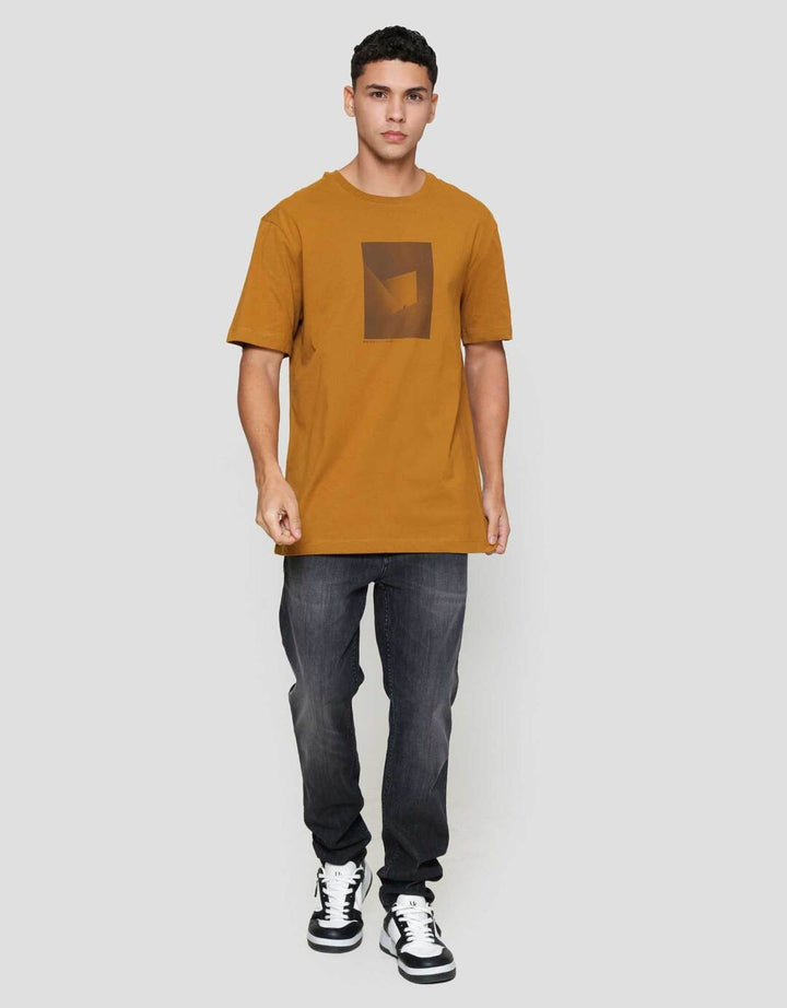 Cole Graphic Geometric Kaos Pria