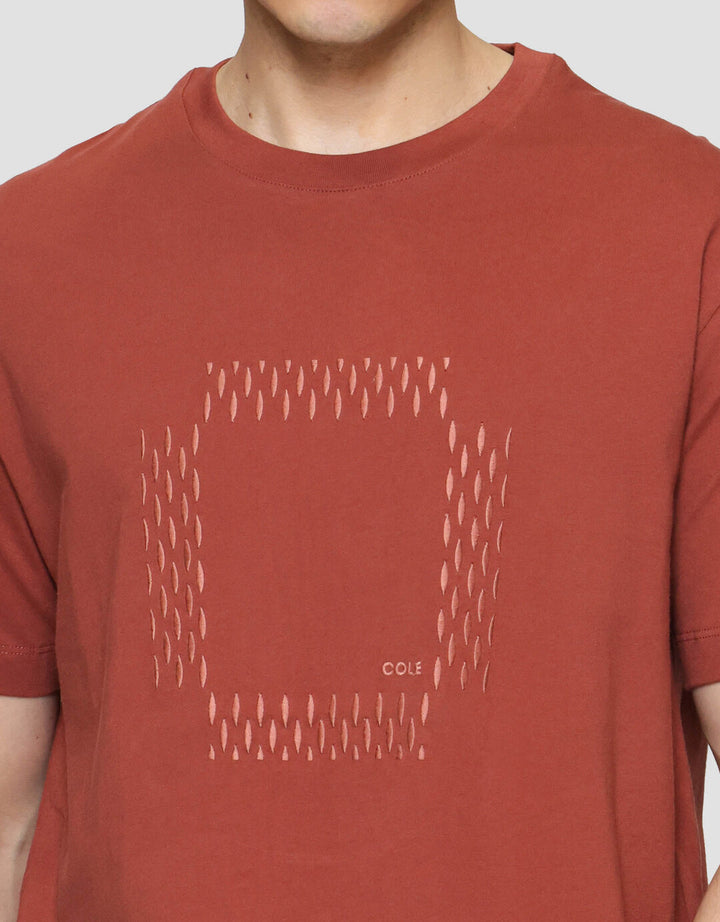 Cole Graphic Embroidery Ind Kaos Lengan Pendek Pria