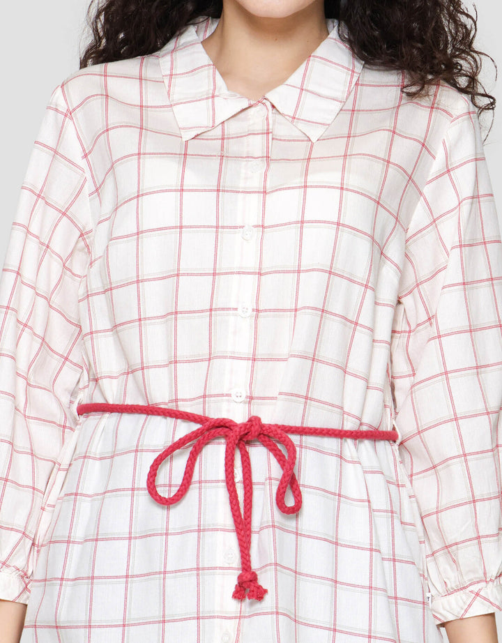 Expand Koli Blouse Wanita