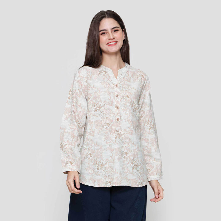 Expand Kalea Blouse Wanita