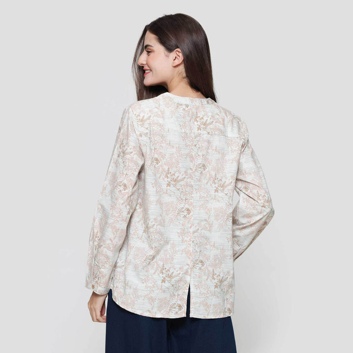 Expand Kalea Blouse Wanita