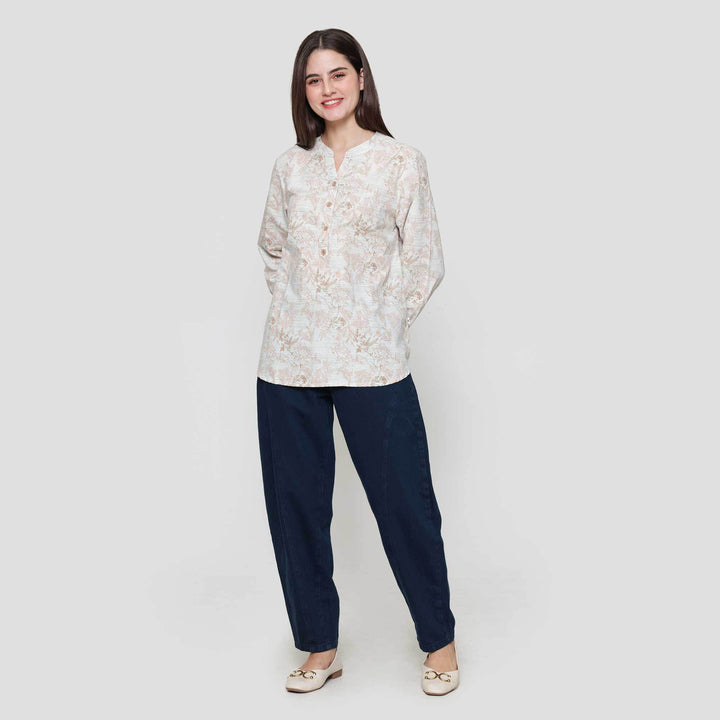 Expand Kalea Blouse Wanita