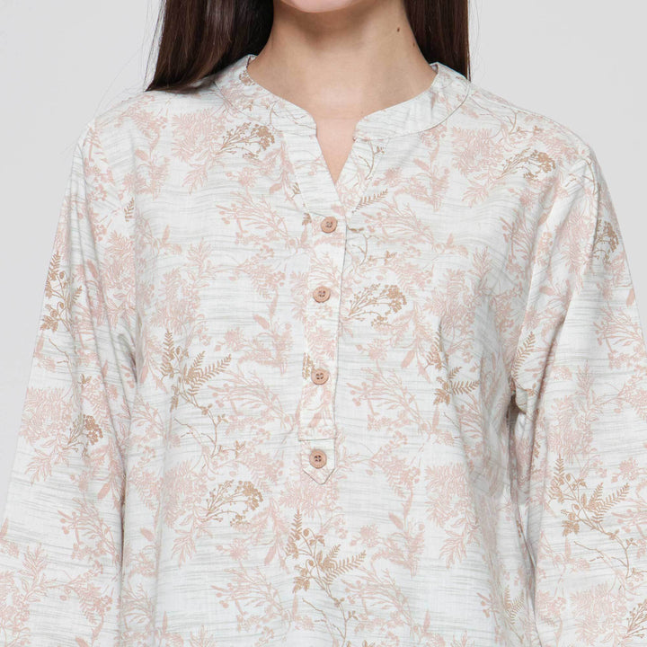 Expand Kalea Blouse Wanita