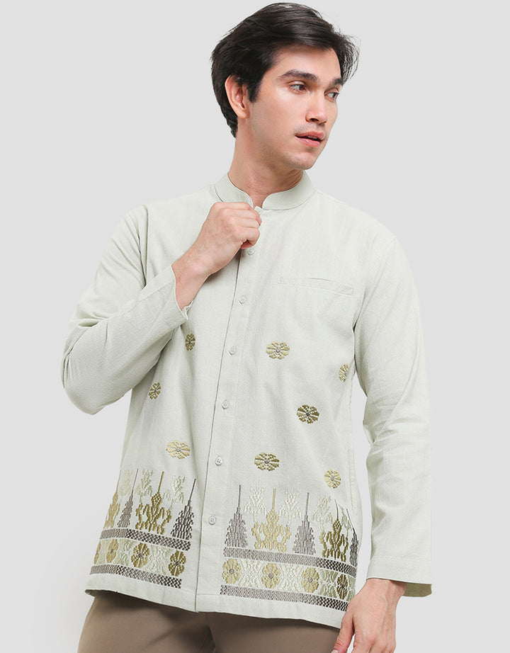 Intresse Apple Isle Baju Koko Lengan Panjang Pria