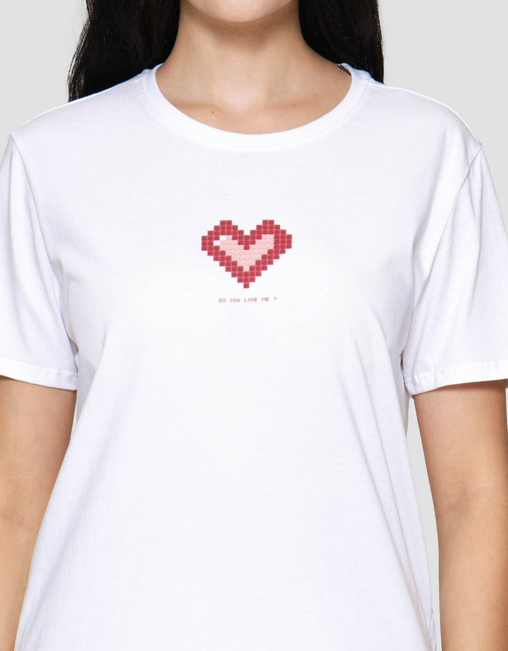 Nevada Reg Comb Pixelated Love Kaos Lengan Pendek Wanita