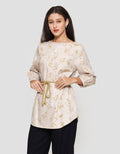 Expand Pomiya Blouse Wanita