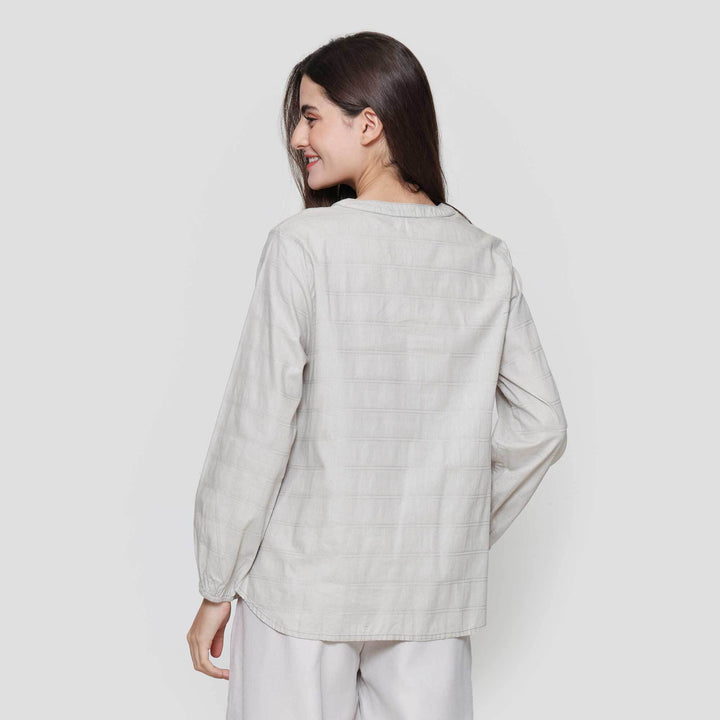 Expand Amarilla Blouse Wanita