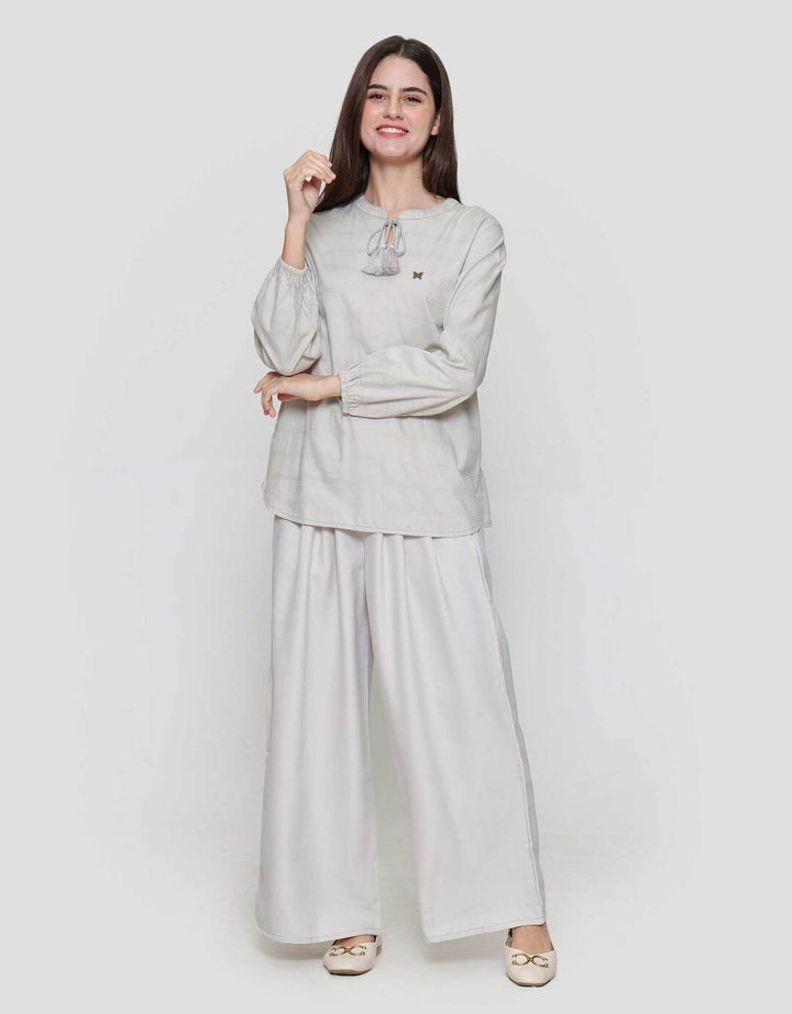 Expand Amarilla Blouse Wanita