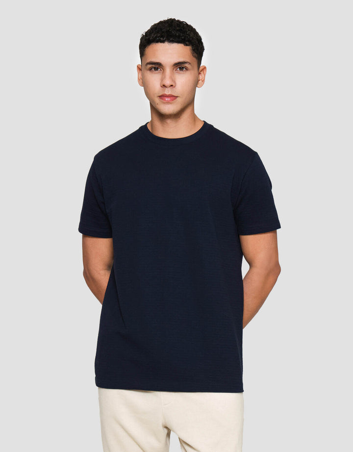 Cole Repeat Text Solid Kaos Casual Pria