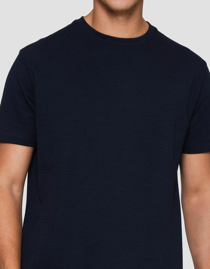 Cole Repeat Text Solid Kaos Casual Pria