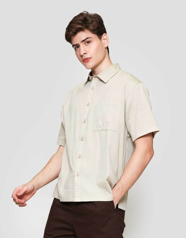 Nevada Plain Bahan Pique Kemeja Lengan Pendek Pria