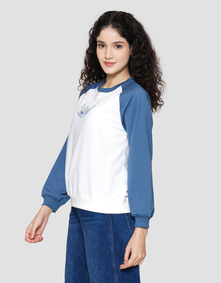 Disney Reguler Raglan Print Stitch Sweater Wanita