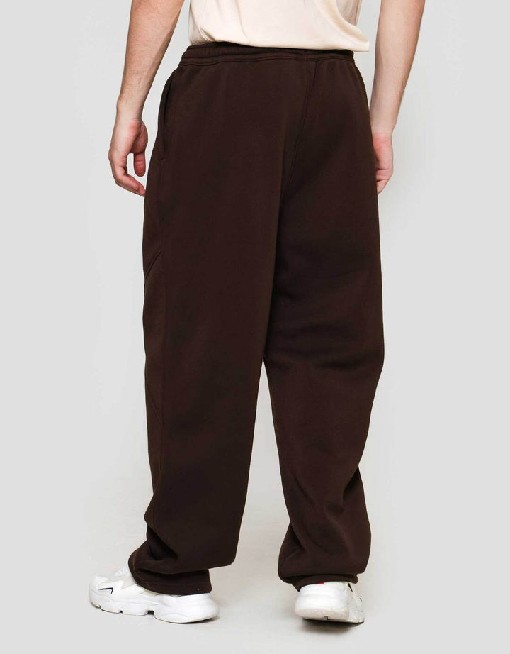 Nevada Knit Baggy Cut And Sewn Celana Panjang Pria