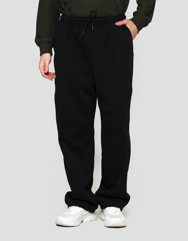 Nevada Knit Baggy Cut And Sewn Celana Panjang Pria