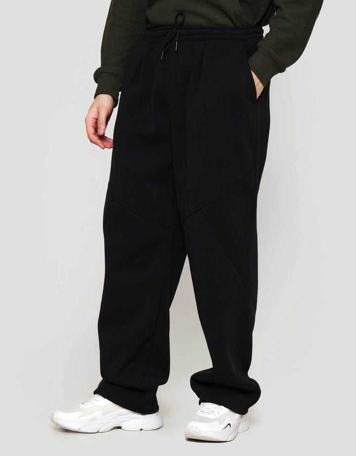 Nevada Knit Baggy Cut And Sewn Celana Panjang Pria