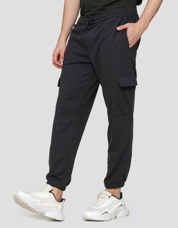 Nevada Knit Cargo With Texture Fabric Celana Panjang Pria