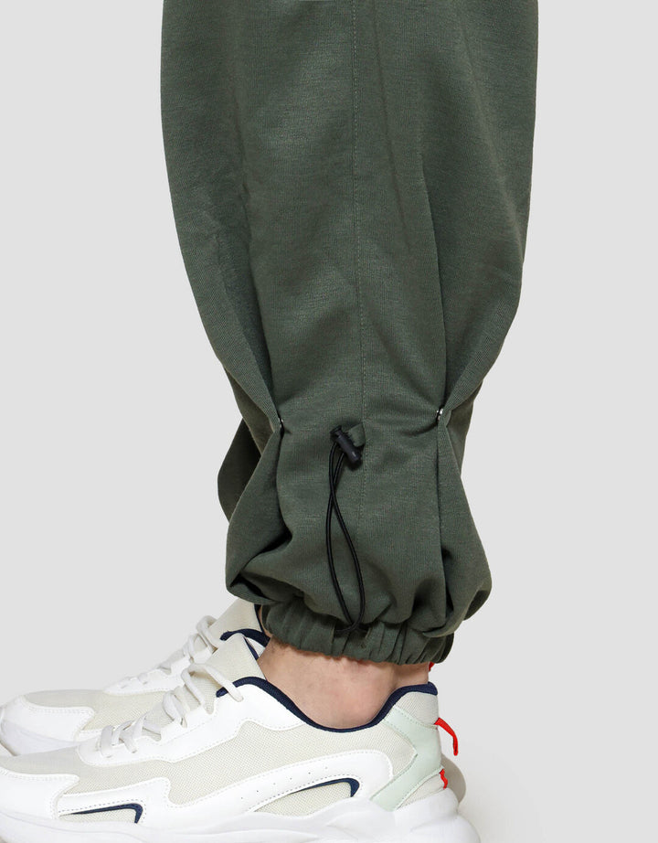 Nevada Knit With Pleats And Stopper Celana Panjang Pria