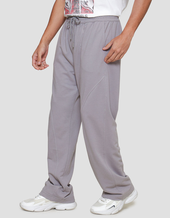 Nevada Loose With Cut And Sewn Celana Panjang Pria