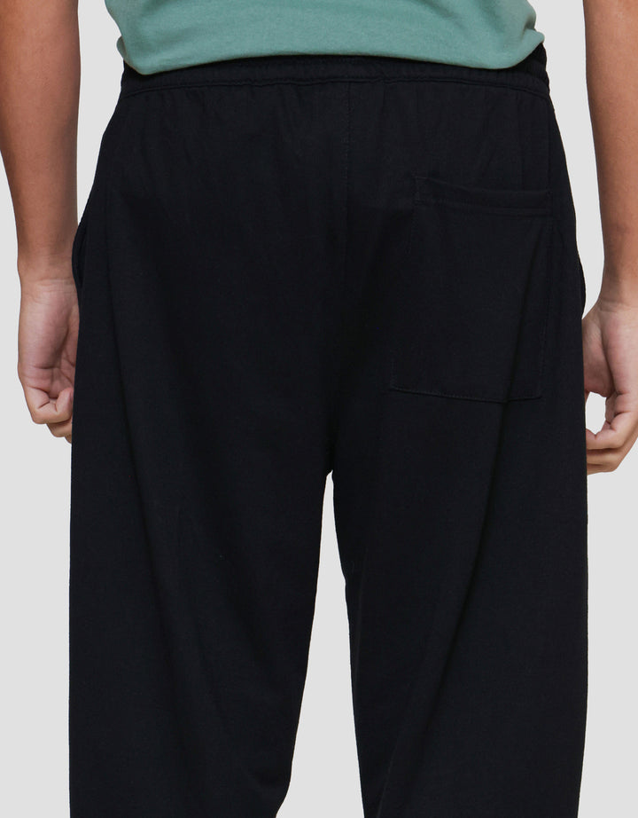 Nevada Loose With Cut And Sewn Celana Panjang Pria