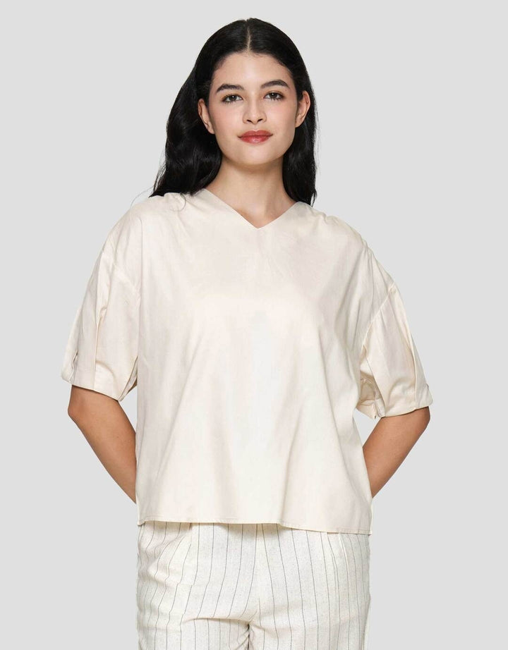 Connexion Pleats Hand V-Neck Blouse Wanita