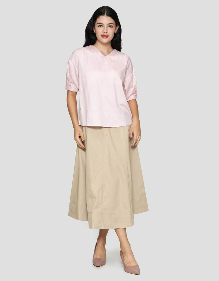 Connexion Pleats Hand V-Neck Blouse Wanita