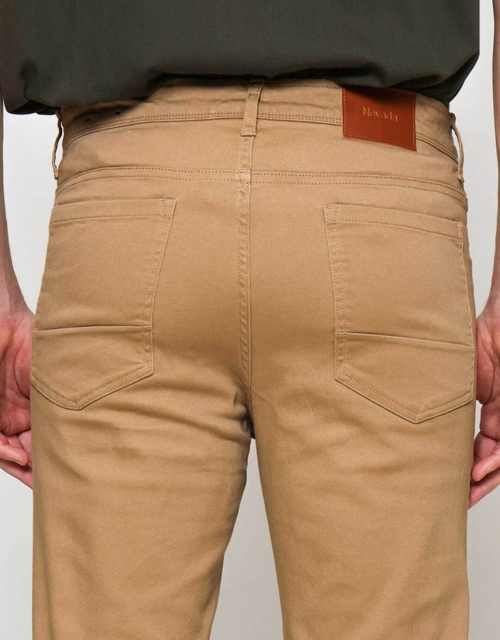 Nevada Woven 5 Pocket Dobby Celana Panjang Pria