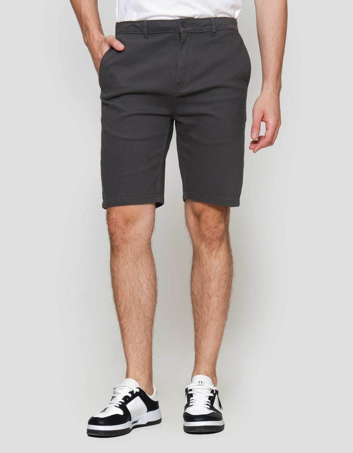 Nevada Woven Slim Fit Celana Pendek Chinos Pria