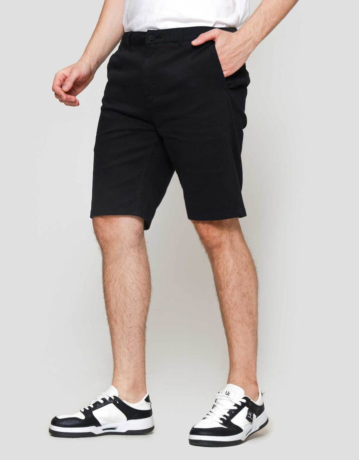 Nevada Woven Slim Fit Celana Pendek Chinos Pria