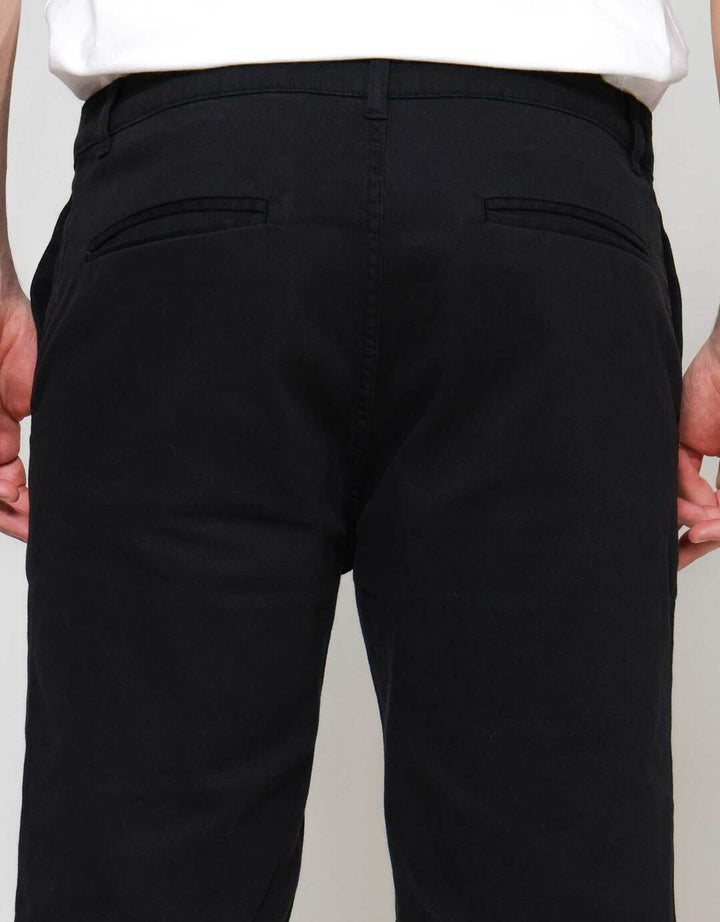 Nevada Woven Slim Fit Celana Pendek Chinos Pria