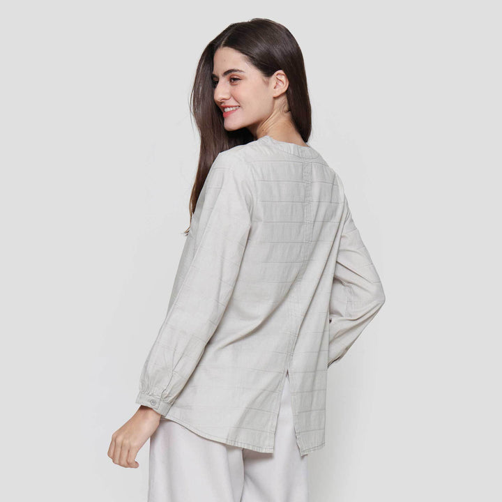 Expand Calestya Blouse Wanita