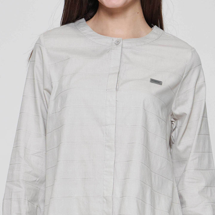 Expand Calestya Blouse Wanita